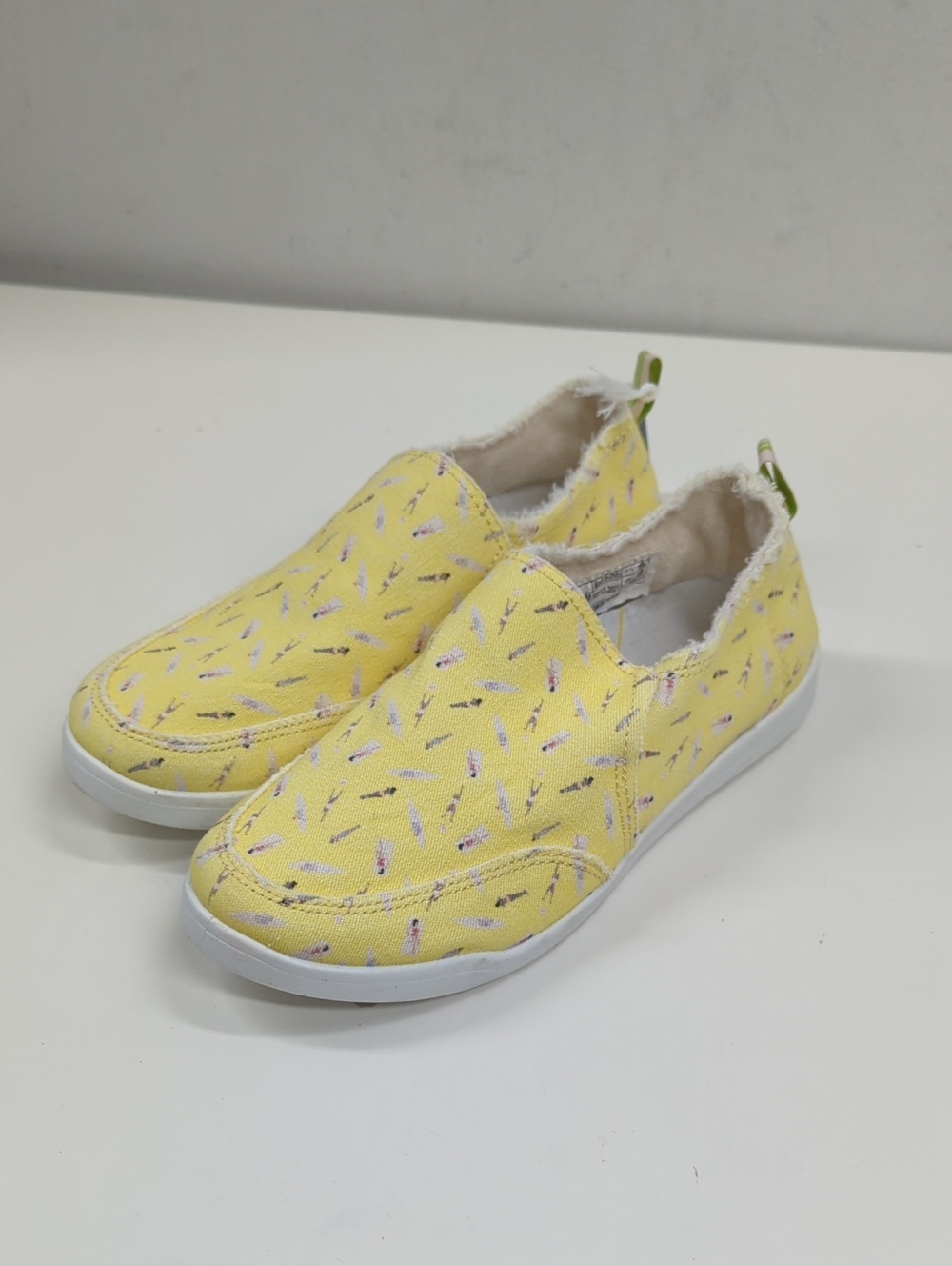 New Vionic Beach Malibu Slip-On Canvas Sneakers Women's Size 5